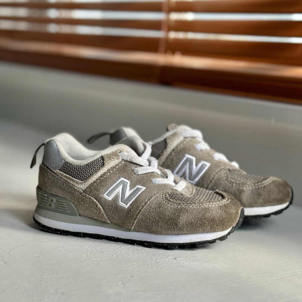 New Balance Toddler 574 Unisex Grey Slip on Sneakers Size 7